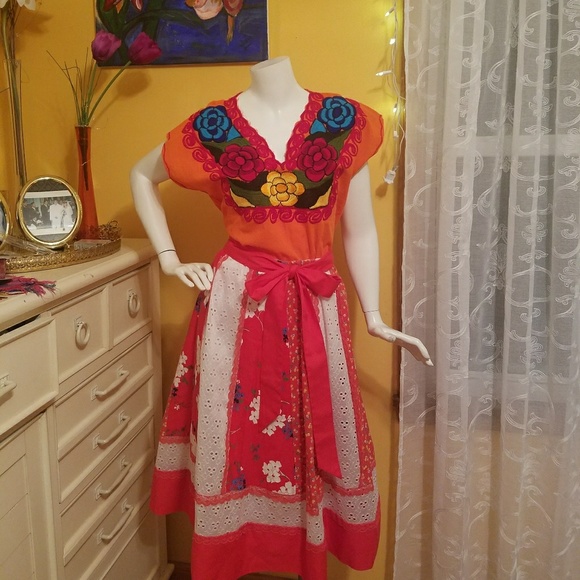 Vintage Dresses & Skirts - Vintage Floral Skirt-CRAZY SALE